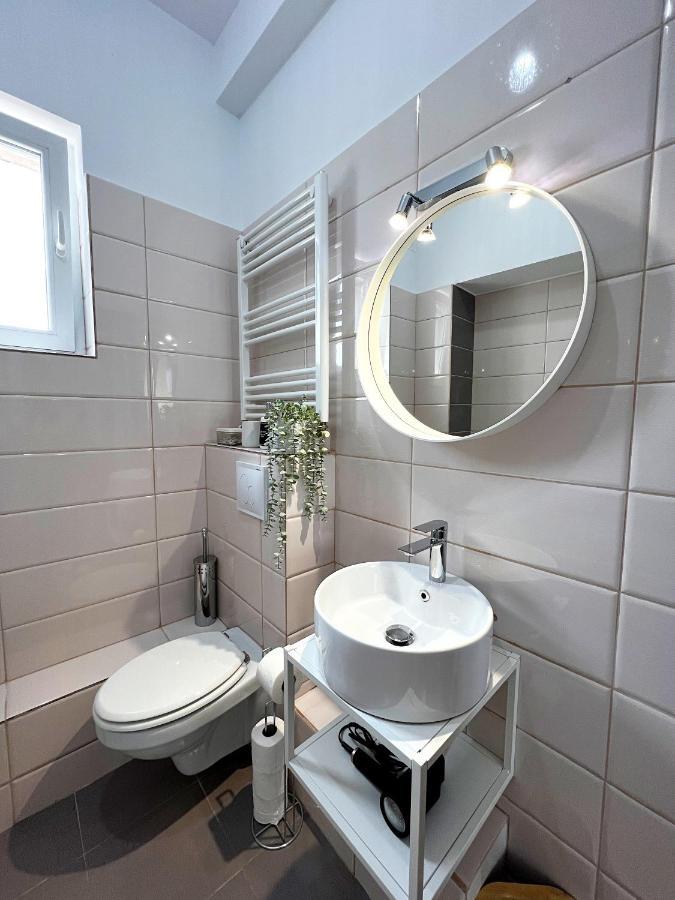 City View - Luxury Apartment - Sanador Victoriei Bucharest Exterior photo