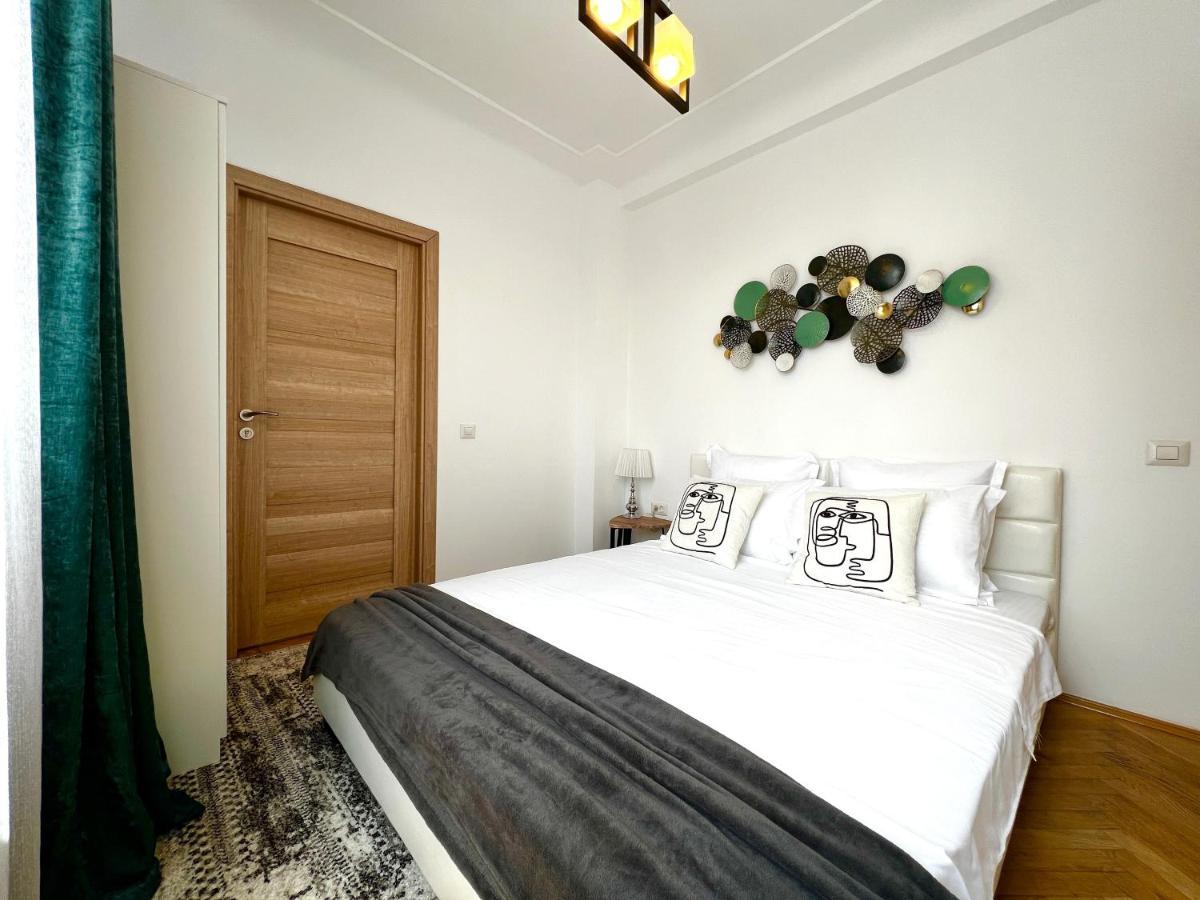 City View - Luxury Apartment - Sanador Victoriei Bucharest Exterior photo