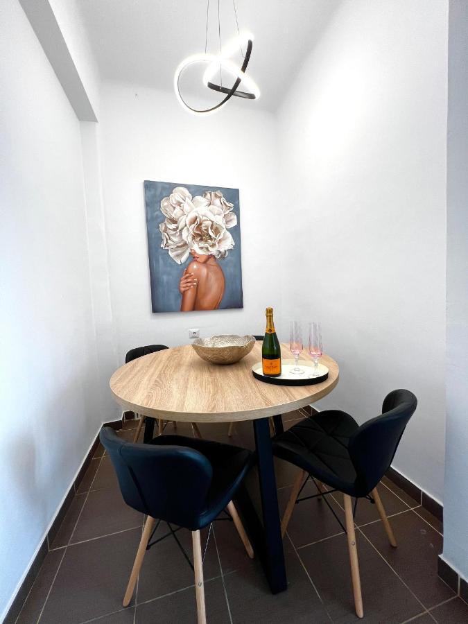 City View - Luxury Apartment - Sanador Victoriei Bucharest Exterior photo